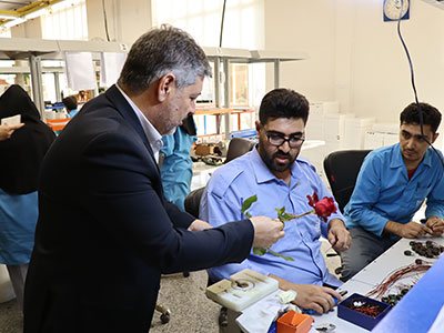 نیان الکترونیک